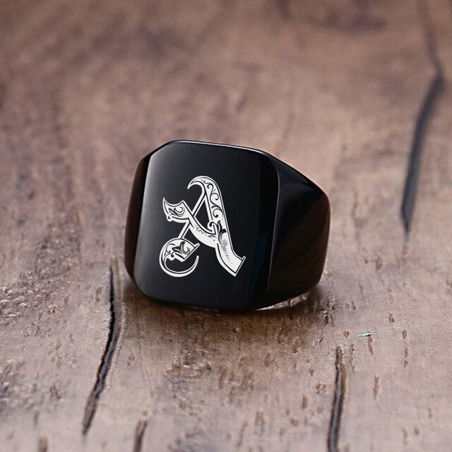 Vnox 18mm Chunky Signet Ring for Men Black Stainless Steel Engraved Royal Initialen Latter Initial Stamp Ring Custom Jewelry