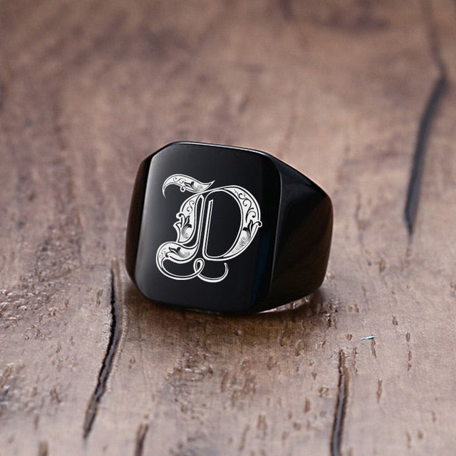 Vnox 18mm Chunky Signet Ring for Men Black Stainless Steel Engraved Royal Initialen Latter Initial Stamp Ring Custom Jewelry