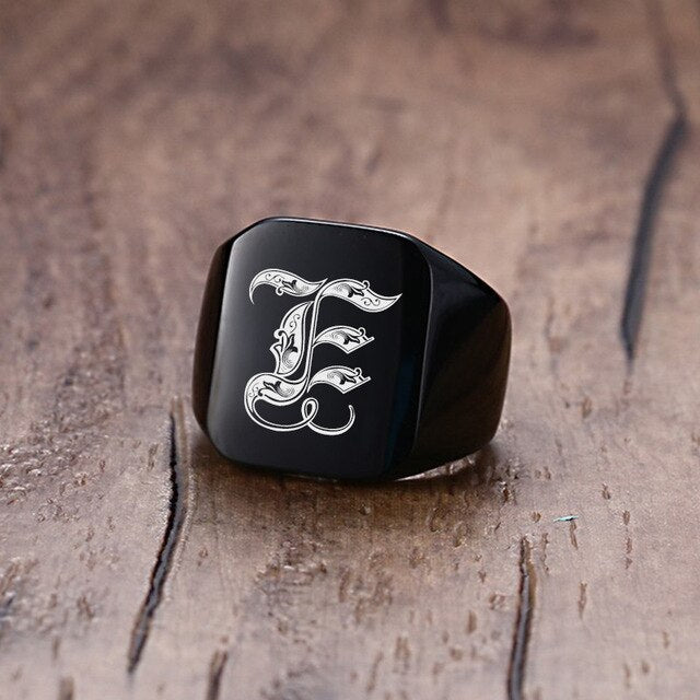 Vnox 18mm Chunky Signet Ring for Men Black Stainless Steel Engraved Royal Initialen Latter Initial Stamp Ring Custom Jewelry