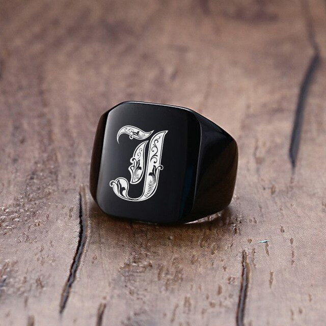 Vnox 18mm Chunky Signet Ring for Men Black Stainless Steel Engraved Royal Initialen Latter Initial Stamp Ring Custom Jewelry