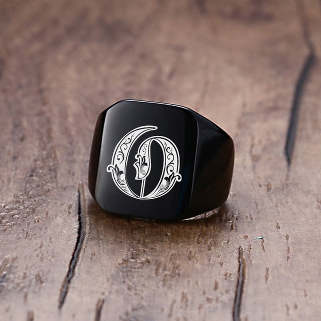 Vnox 18mm Chunky Signet Ring for Men Black Stainless Steel Engraved Royal Initialen Latter Initial Stamp Ring Custom Jewelry