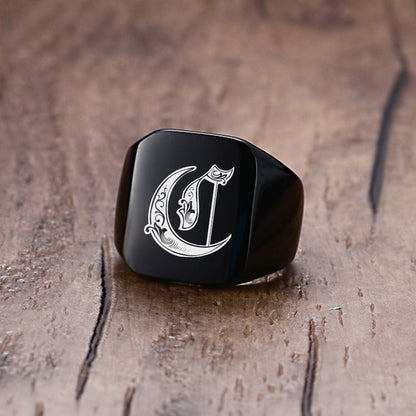 Vnox 18mm Chunky Signet Ring for Men Black Stainless Steel Engraved Royal Initialen Latter Initial Stamp Ring Custom Jewelry