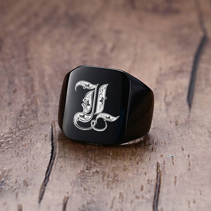 Vnox 18mm Chunky Signet Ring for Men Black Stainless Steel Engraved Royal Initialen Latter Initial Stamp Ring Custom Jewelry